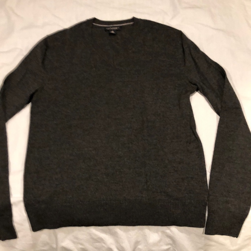Banana Republic V-neck extra fine merino wool sweater